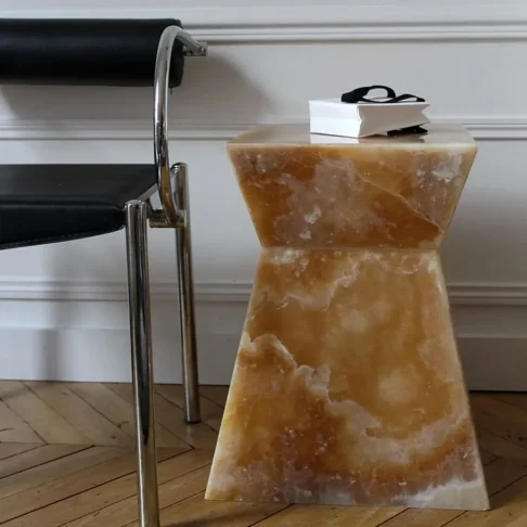 Раковины и мебель из оникса Honey Onyx — напольная раковина в интерьере Фото 6